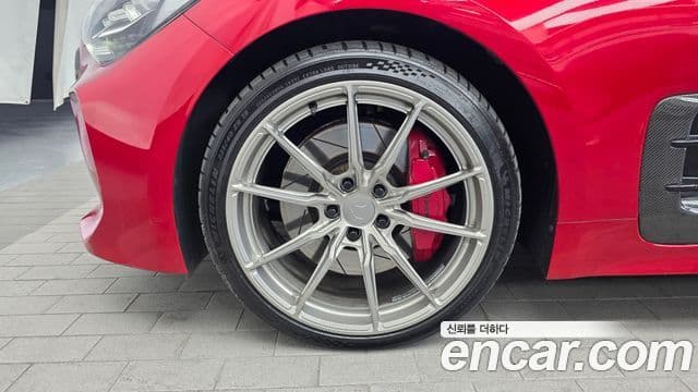 Kia Stinger 2023 — ფოტო 5/20
