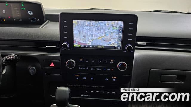 Hyundai Staria 2025 — Photo 15/33