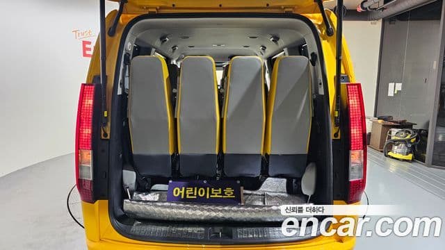 Hyundai Staria 2025 — Photo 6/33
