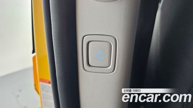 Hyundai Staria 2025 — Photo 10/33