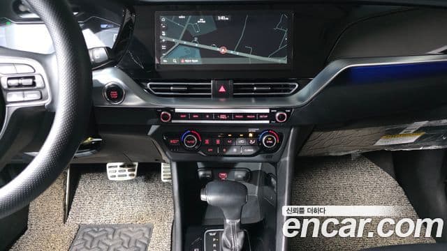Kia Niro 2021 — ფოტო 15/20