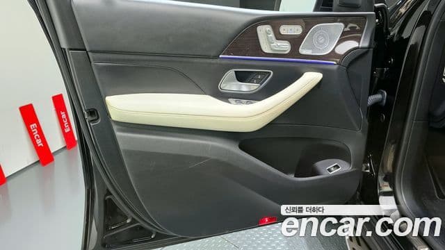 Mercedes-Benz GLE-Class 2021 — Photo 14/34