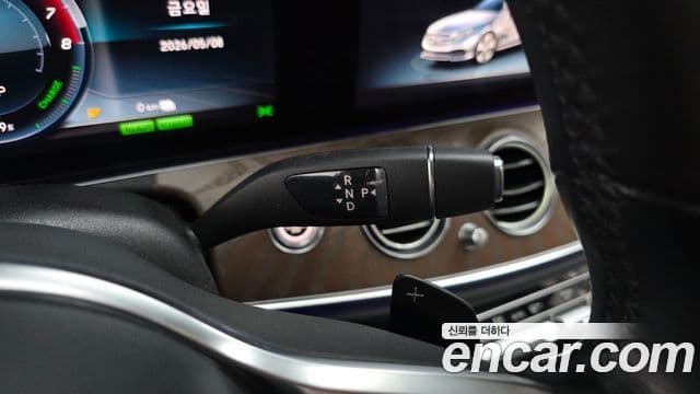 Mercedes-Benz E-Class 2020 — Фото 7/20