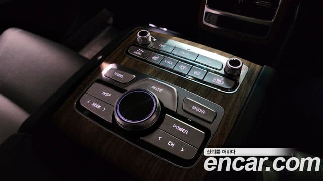 Kia The K9 2023 — ფოტო 18/20