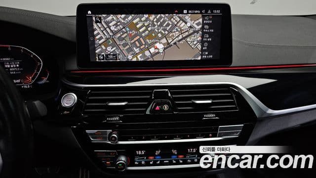 BMW 5 Series 2022 — Фото 15/20