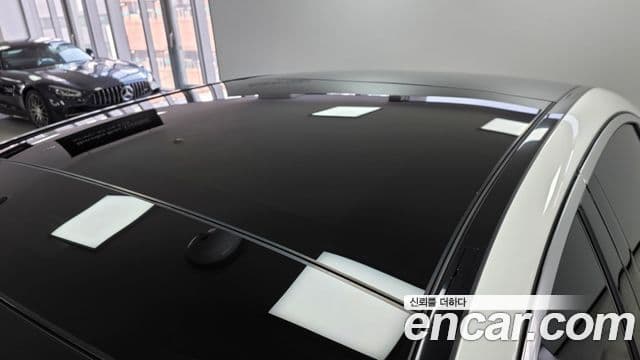 Mercedes-Benz E-Class 2022 — Photo 10/20