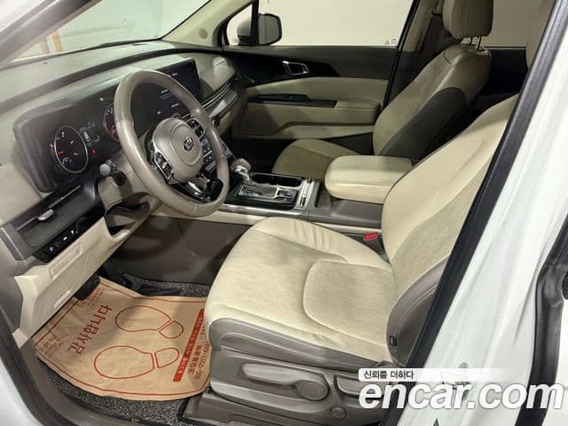 Kia Carnival 2021 — ფოტო 4/15