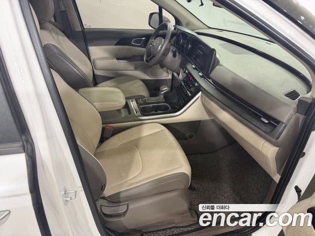 Kia Carnival 2021 — ფოტო 5/15