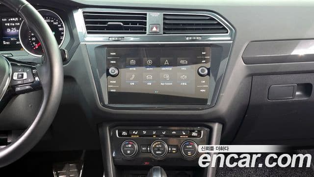 Volkswagen Tiguan 2019 — Şəkil 18/20
