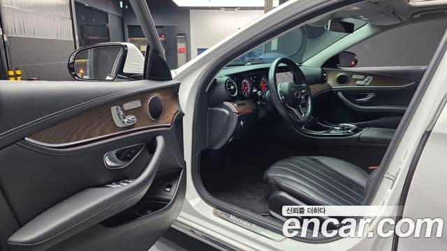Mercedes-Benz E-Class 2019 — ფოტო 10/20