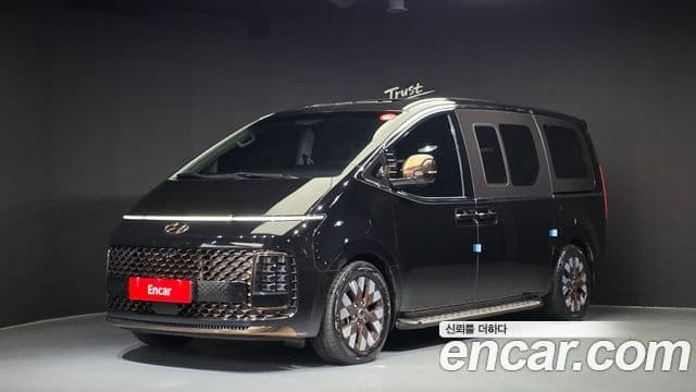 Hyundai Staria 2023 — Фото 1/20