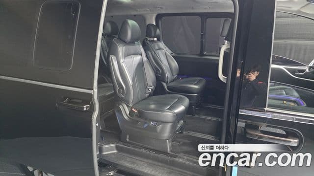 Hyundai Staria 2023 — Фото 11/20