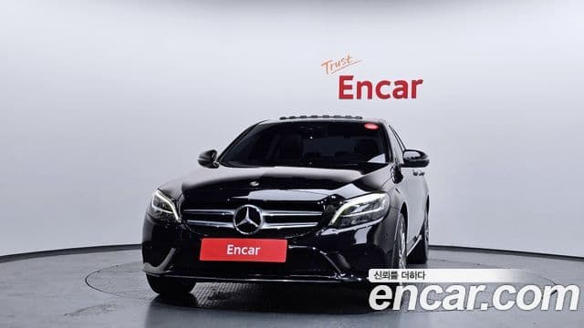 Mercedes-Benz C-Class 2020 — Photo 14/20