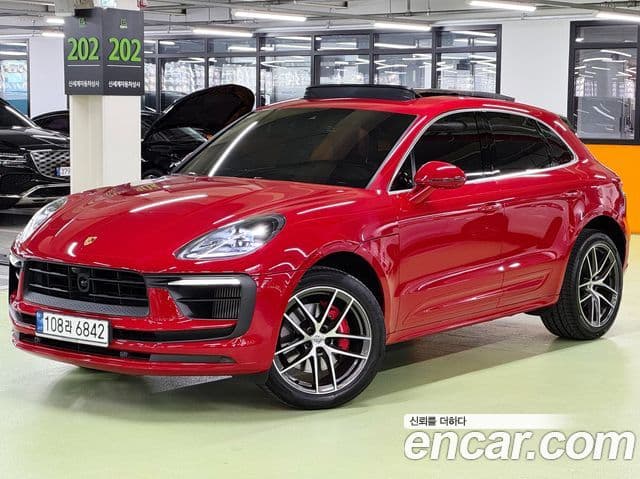 Porsche Macan 2023 — ფოტო 10/20