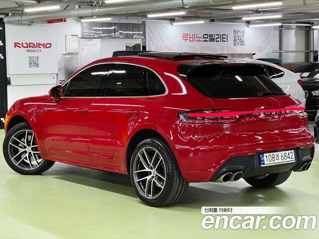 Porsche Macan 2023 — ფოტო 3/20
