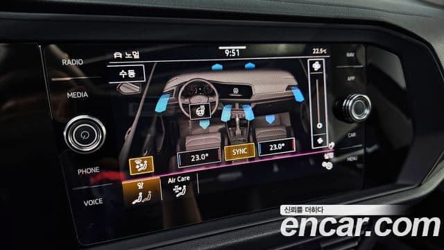 Volkswagen Jetta 2021 — ფოტო 19/20