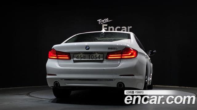 BMW 5 Series 2019 — Şəkil 4/20
