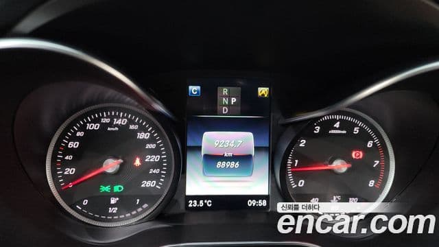 Mercedes-Benz C-Class 2018 — ფოტო 8/20