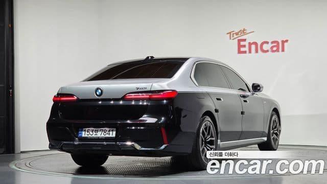 BMW 7 Series 2023 — фото 2 из 20