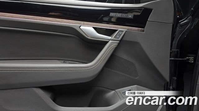 Volkswagen Touareg 2023 — Photo 26/33