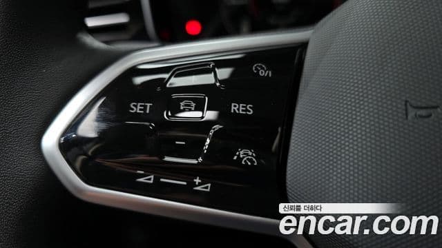 Volkswagen Touareg 2023 — Photo 27/33