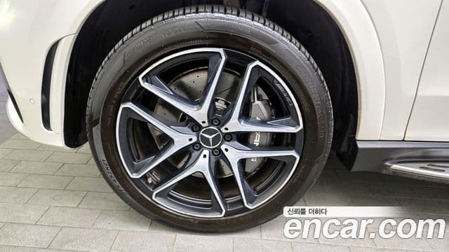 Mercedes-Benz GLE-Class 2021 — фото 4 из 20