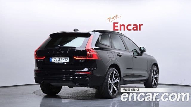 Volvo XC60 2022 — Şəkil 2/20