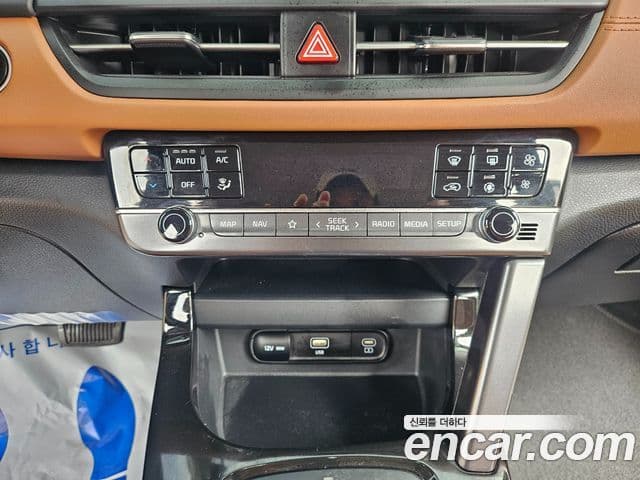 Kia Seltos 2023 — ფოტო 13/20