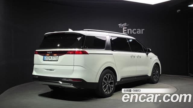Kia Carnival 2023 — Фото 2/20