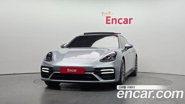 Porsche Panamera 2021 — Photo 30/33