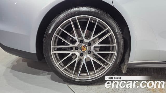 Porsche Panamera 2021 — Photo 13/33