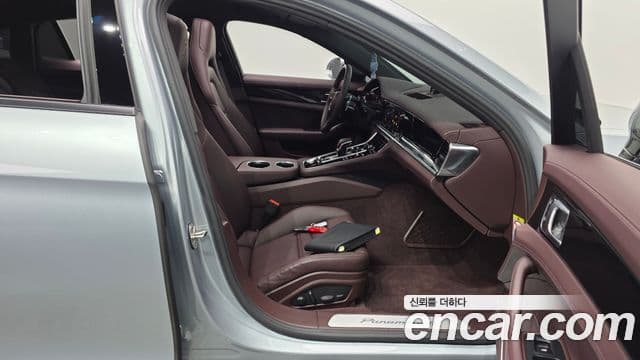 Porsche Panamera 2021 — Photo 22/33