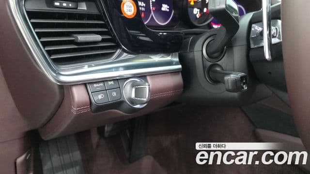 Porsche Panamera 2021 — Photo 8/33