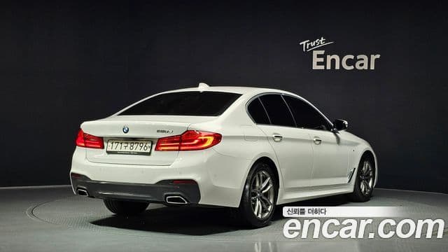 BMW 5 Series 2018 — ფოტო 1/20