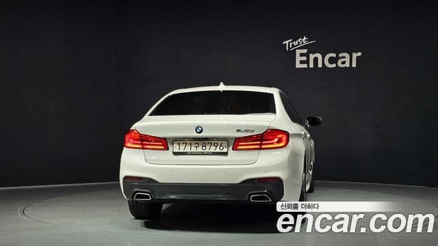 BMW 5 Series 2018 — ფოტო 3/20