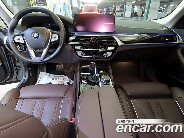 BMW 5 Series 2023 — Şəkil 8/20
