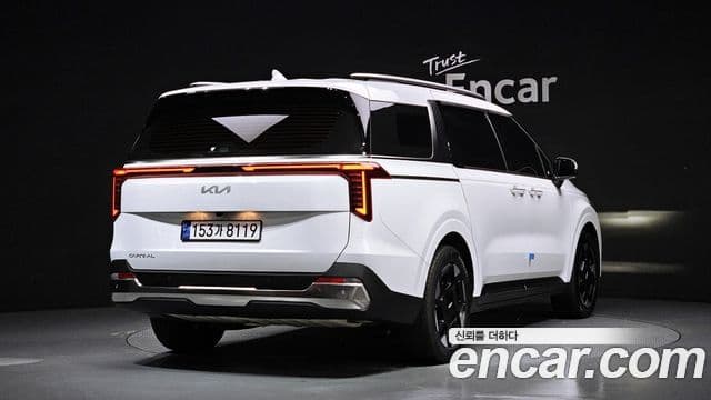 Kia Carnival 2024 — Фото 2/20