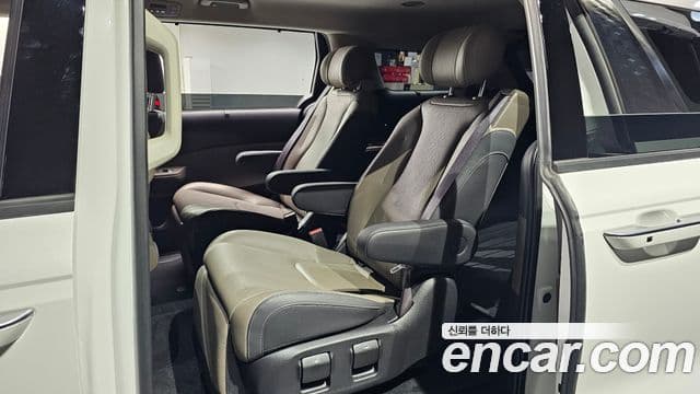 Kia Carnival 2024 — Фото 11/20