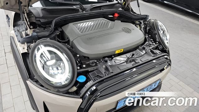 Mini Cooper Electric 2022 — ფოტო 2/32