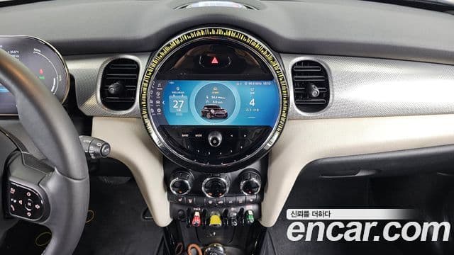Mini Cooper Electric 2022 — ფოტო 22/32