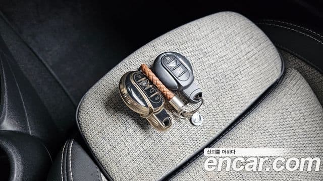Mini Cooper Electric 2022 — ფოტო 21/32