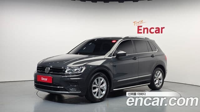 Volkswagen Tiguan 2018 — ფოტო 1/20