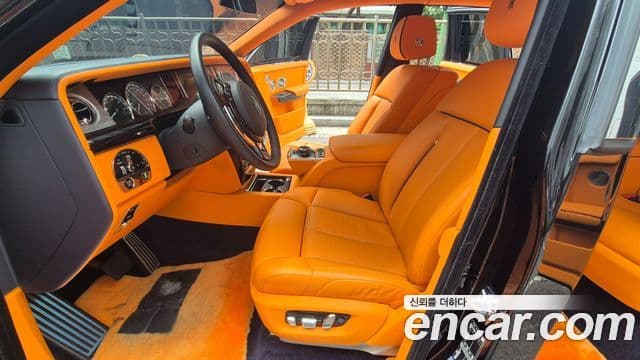 Rolls-Royce Phantom 2023 — Şəkil 8/20