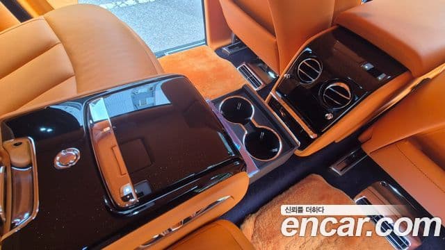 Rolls-Royce Phantom 2023 — Şəkil 14/20