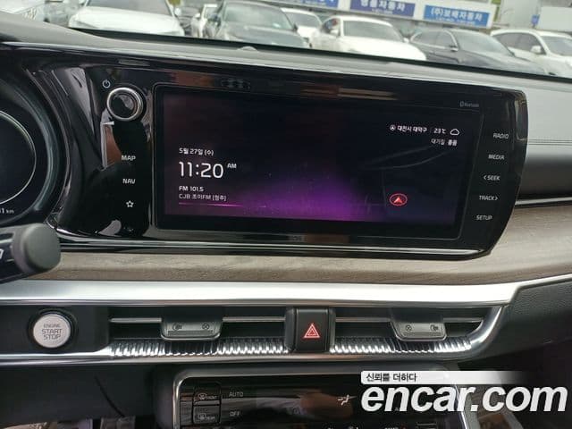 Kia K5 2020 — ფოტო 7/14
