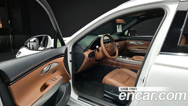 Genesis GV70 2021 — ფოტო 9/20