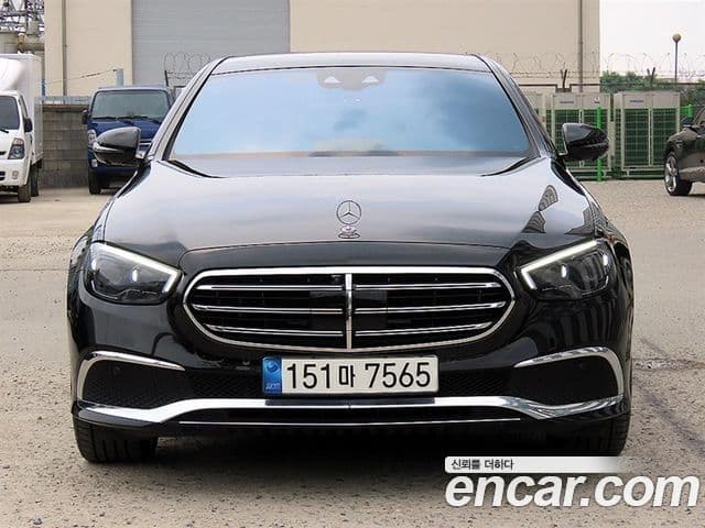 Mercedes-Benz E-Class 2022 — Фото 10/20