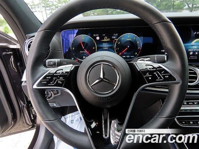 Mercedes-Benz E-Class 2022 — Фото 7/20