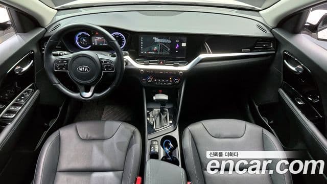 Kia Niro 2021 — ფოტო 7/20