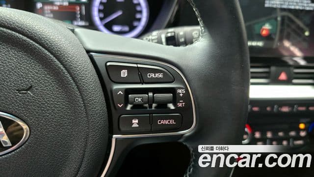 Kia Niro 2021 — ფოტო 16/20